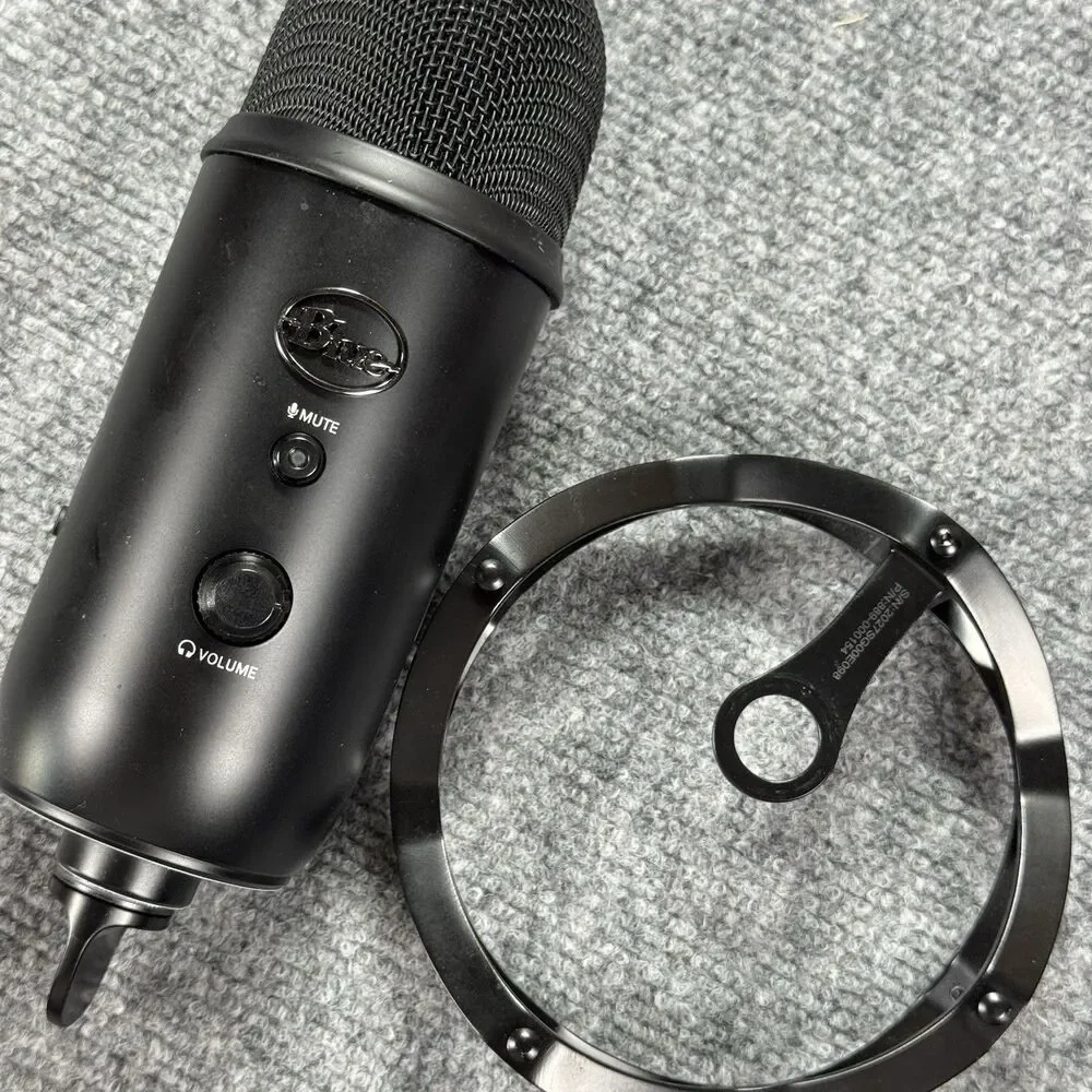 BLUE Microphone 888-000296 with stand/base & USB Wire Connector Black